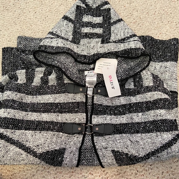JustFab Sweaters - JustFab Sweater Poncho